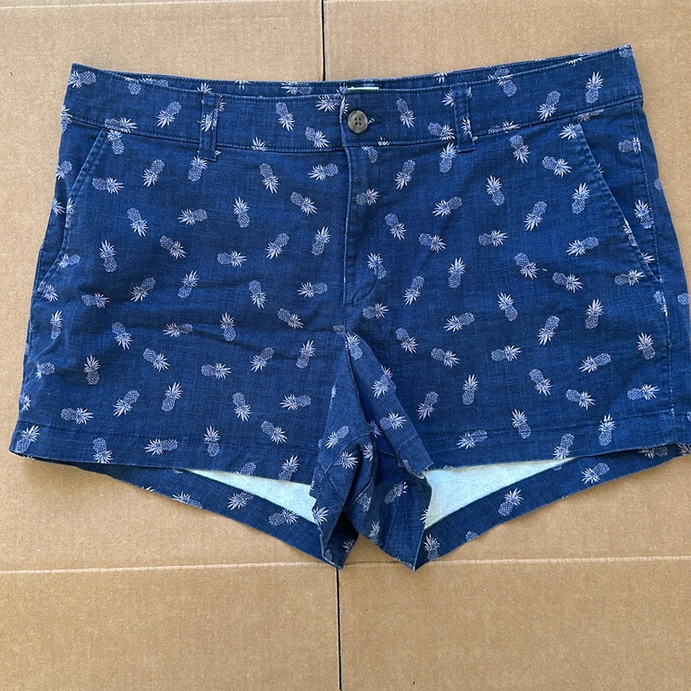 Gap 3 inch shorts- Pineapple 🍍